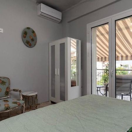 Artistic Apt In Vibrant Gazi With Large Terrace By Ghh アテネ エクステリア 写真