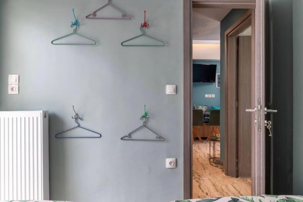 Artistic Apt In Vibrant Gazi With Large Terrace By Ghh アテネ エクステリア 写真